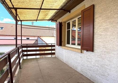 Vorderhaus: Balkon