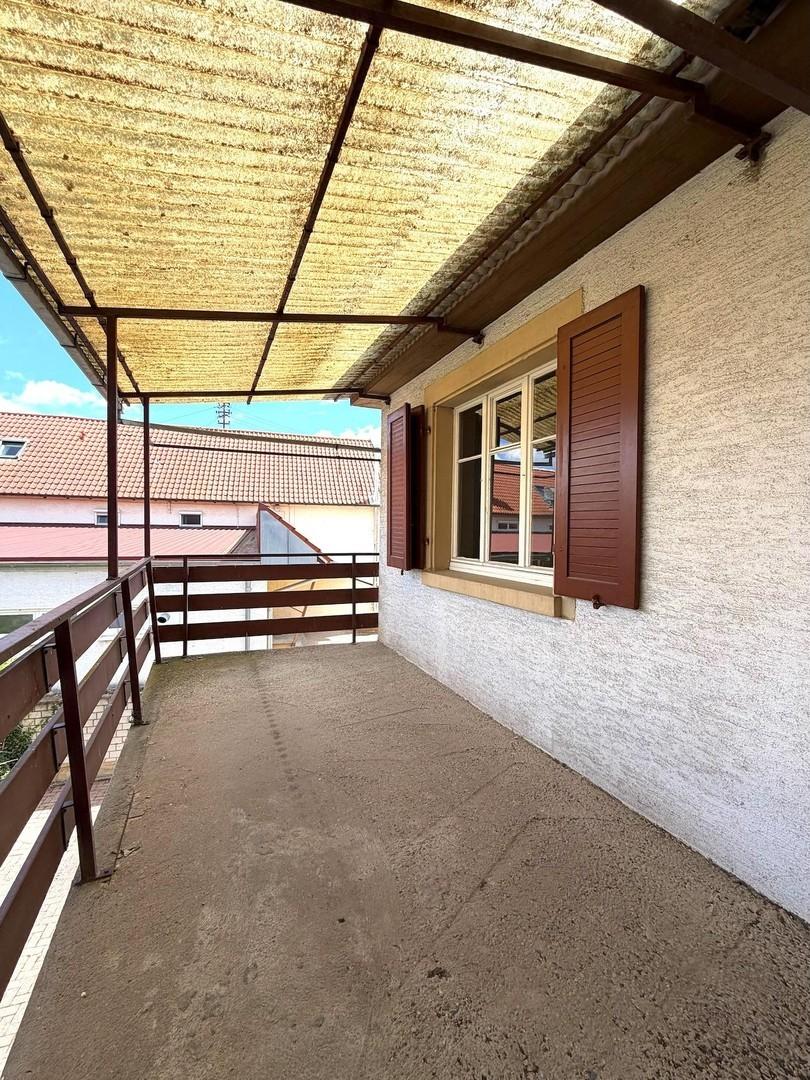 Vorderhaus: Balkon