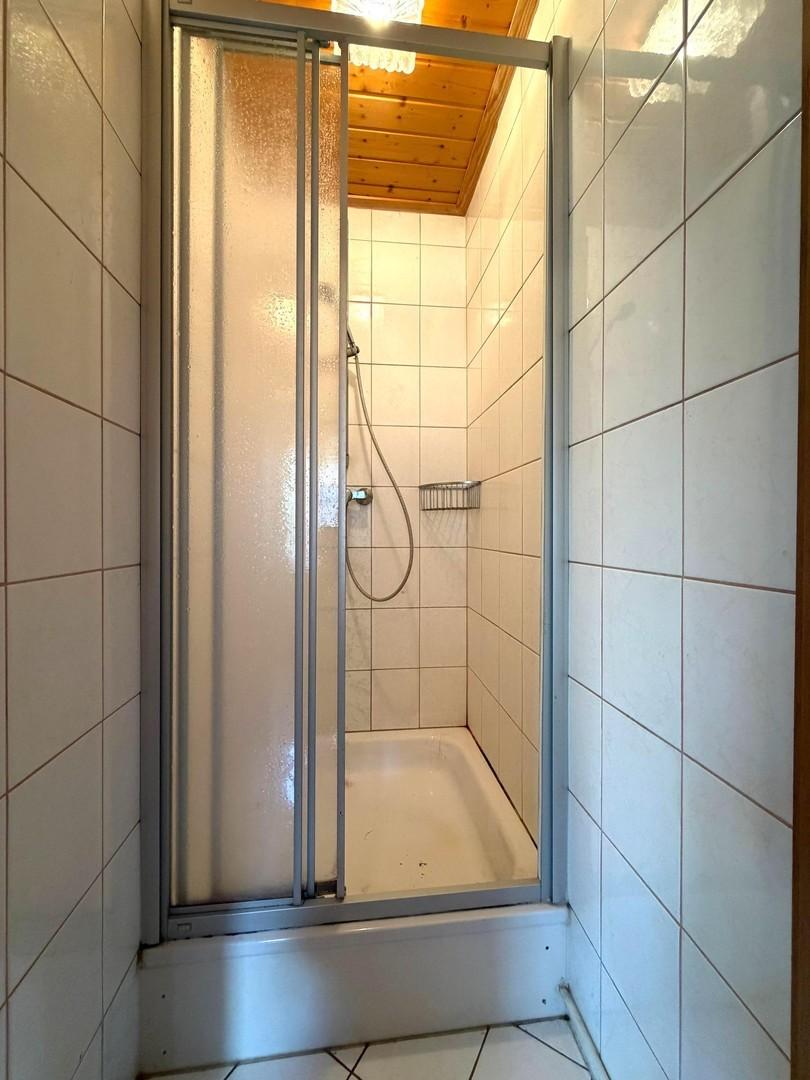 Hinterhaus: Dusche