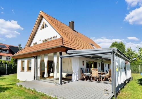 Garten mit Sonnenterrasse