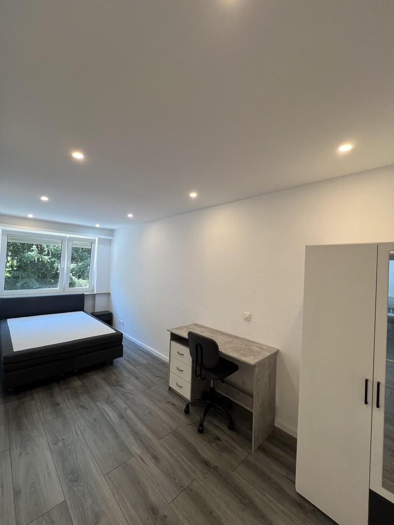 Größeres Zimmer ohne Balkon