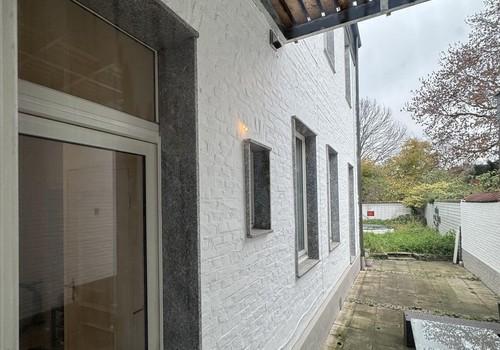 BLICK IN DEN GARTEN