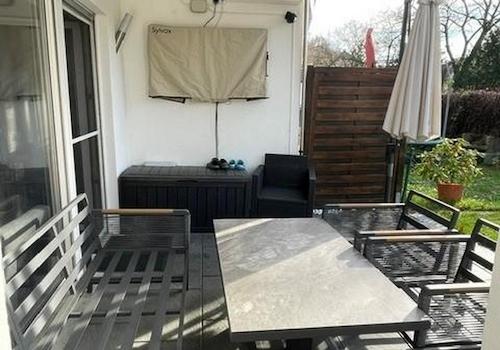 Terrasse mit Garten-TV