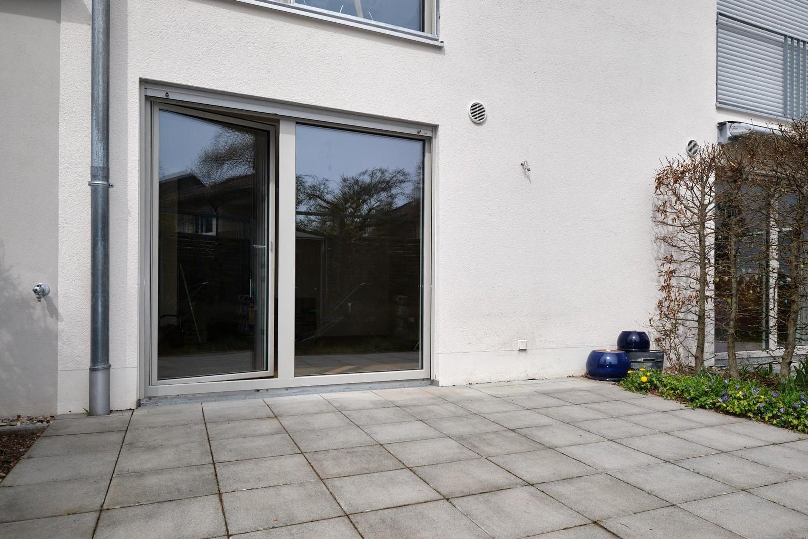 Sonnige ruhige Terrasse