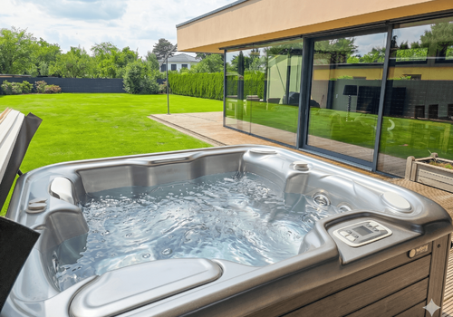 Terrasse mit Whirlpool