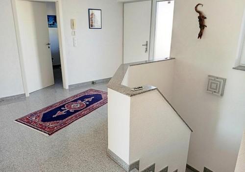Eingang + Büro