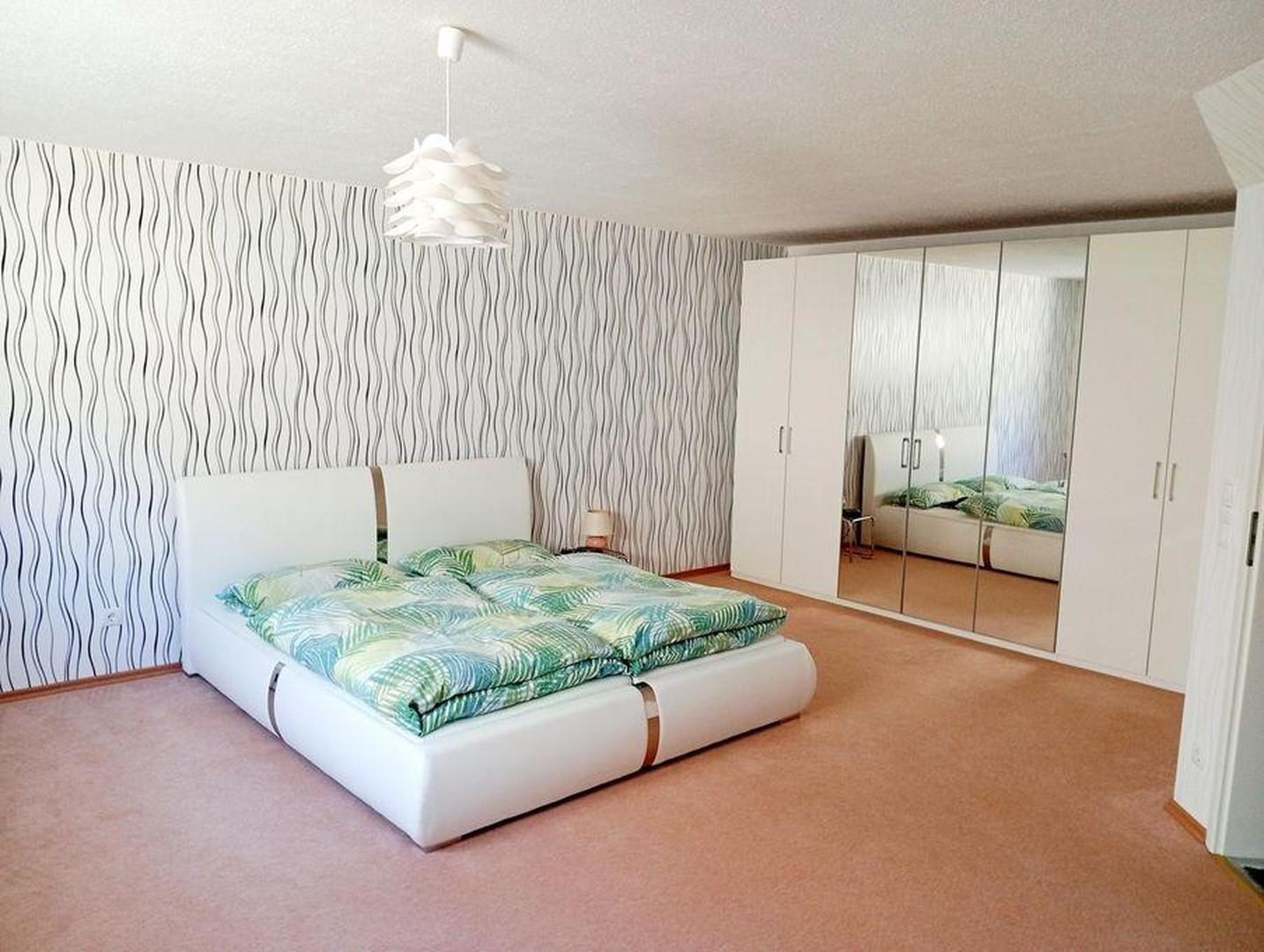 Schlafzimmer UG