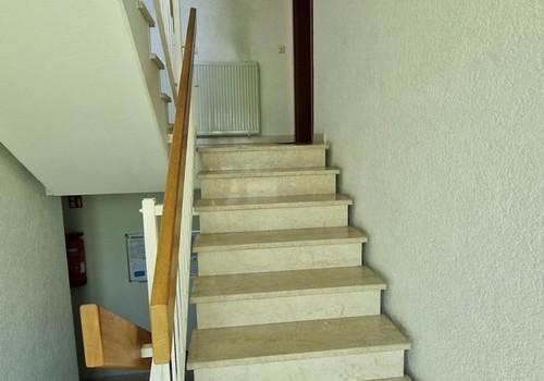 Treppenaufgang zur Wohnung