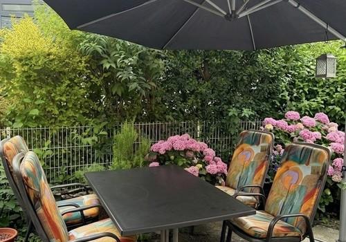 Gemütliche Terrasse im Grünen