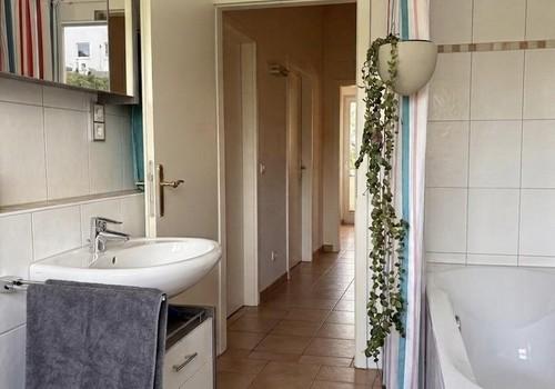 Tageslicht/Badewanne im 2.OG
