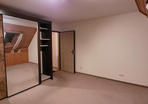 Wohn-/Schlafzimmer DG