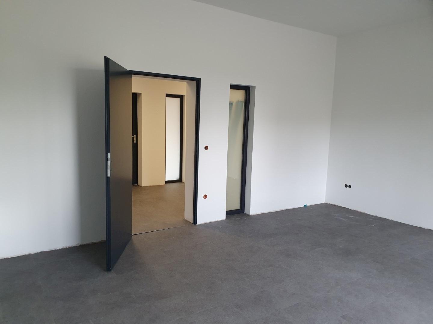 Büro EG