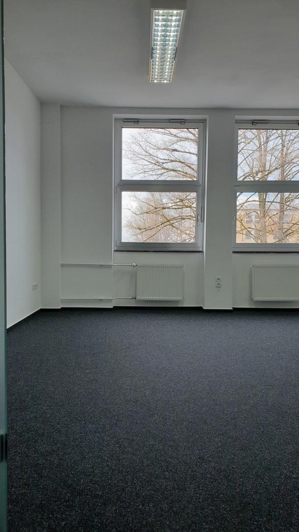 Büro groß