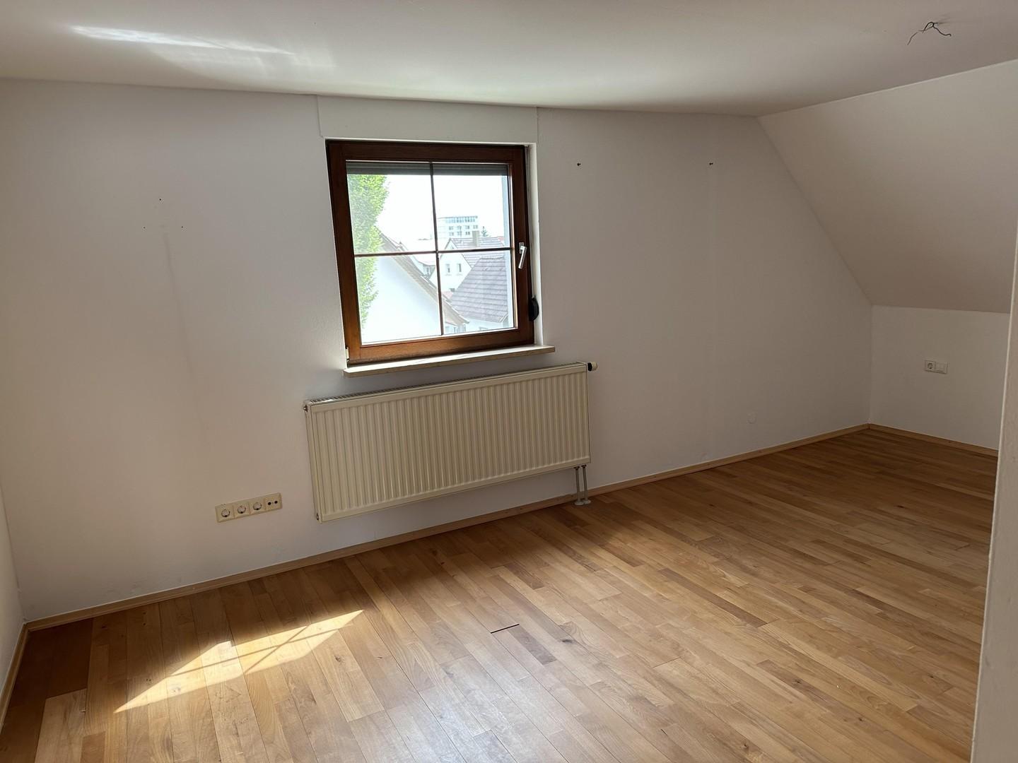 Schlafzimmer mit Stauraum