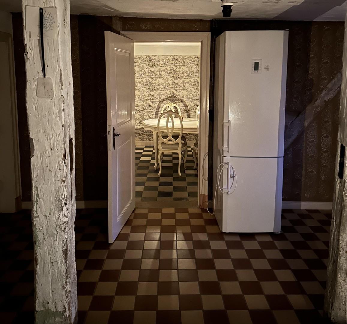 Blick Küche ins Esszimmer