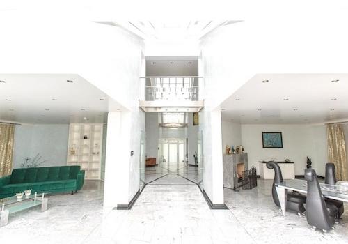 Wohnzimmer im Haus im Haus