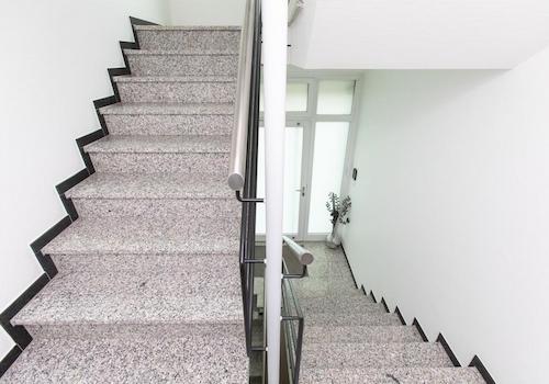 separates Treppenhaus zum Ph.