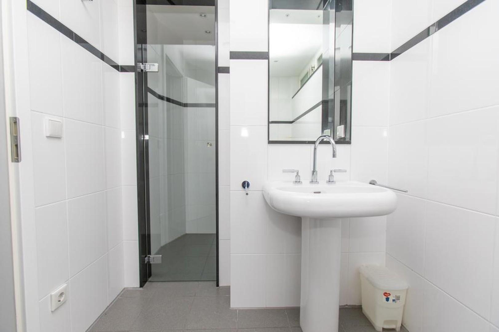 Souterrain Bad mit Dusche