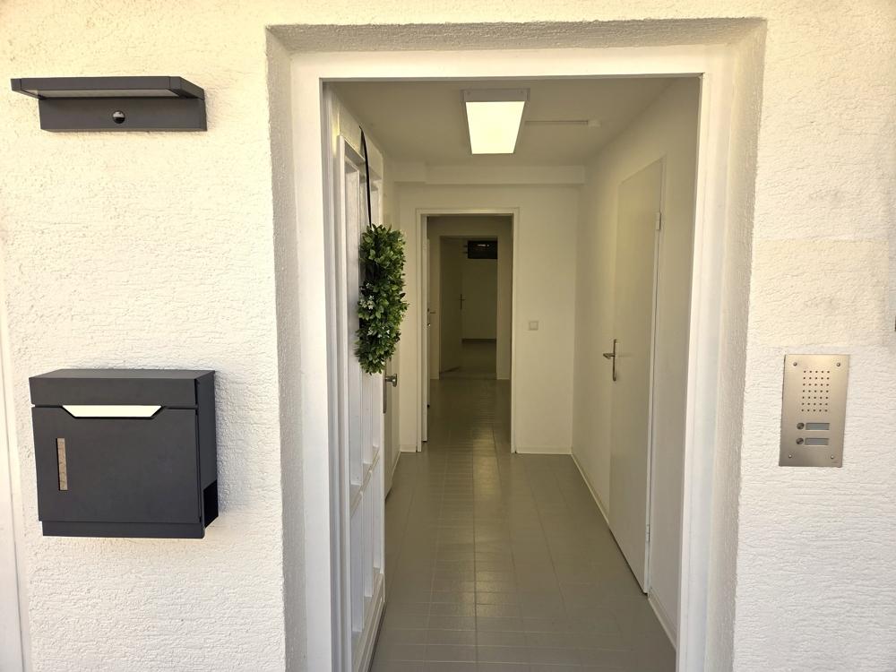 ins Untergeschoss des Hauses