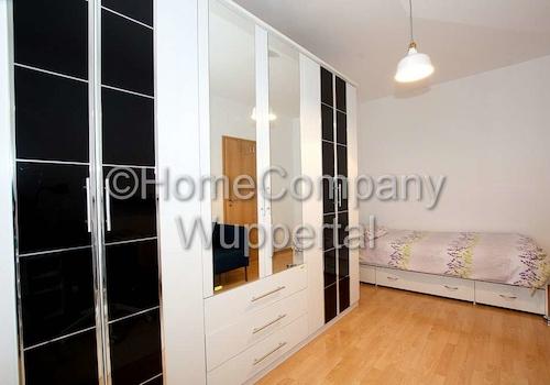 Kleiderschrank