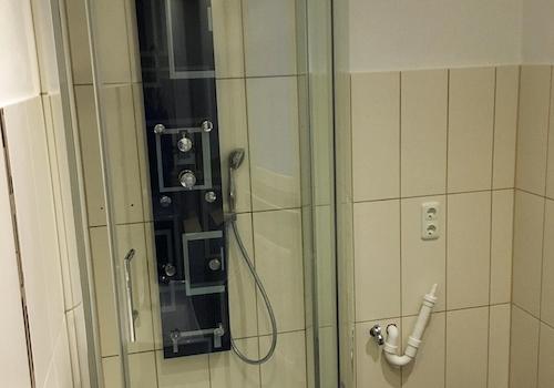 Dusche+Platz für Waschm.