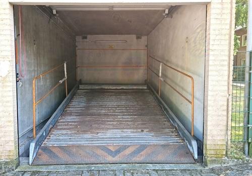 1 Platz in der Doppel-Garage