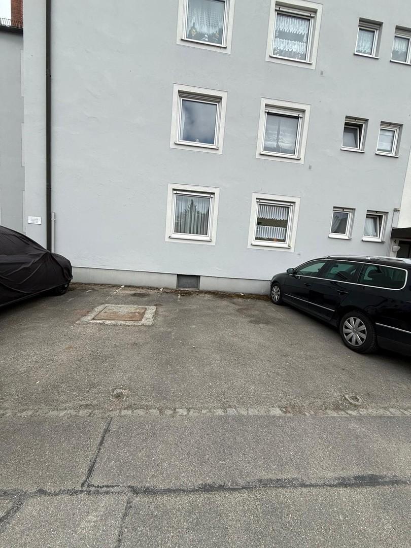 Stellplatz vor Haus