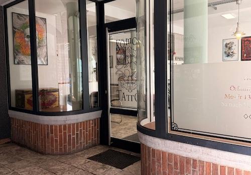 Schaufenster am Eingang