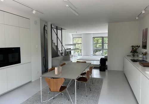 Küche Blick in Wohnzimmer 