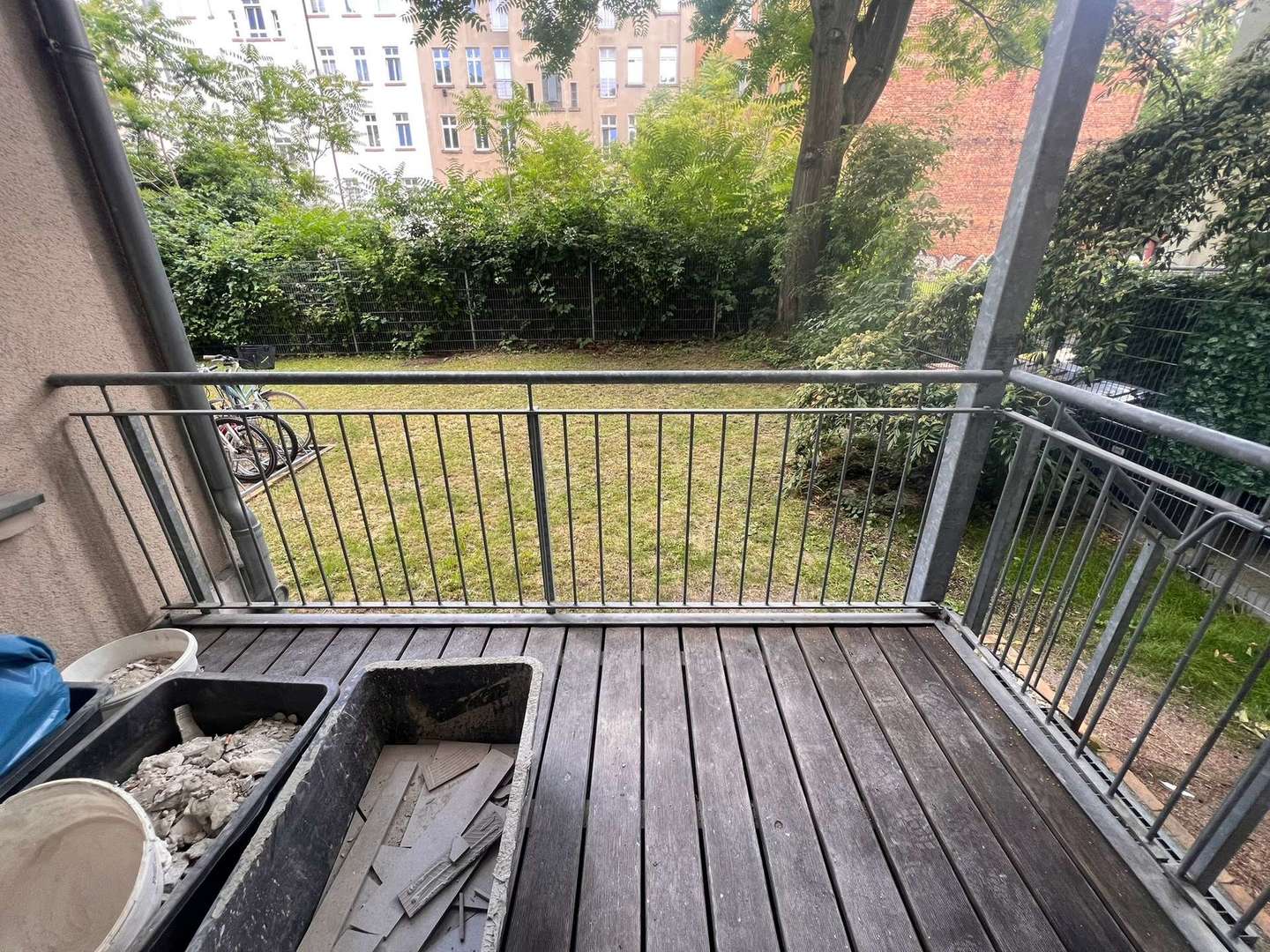 Balkon mit Gartenanteil