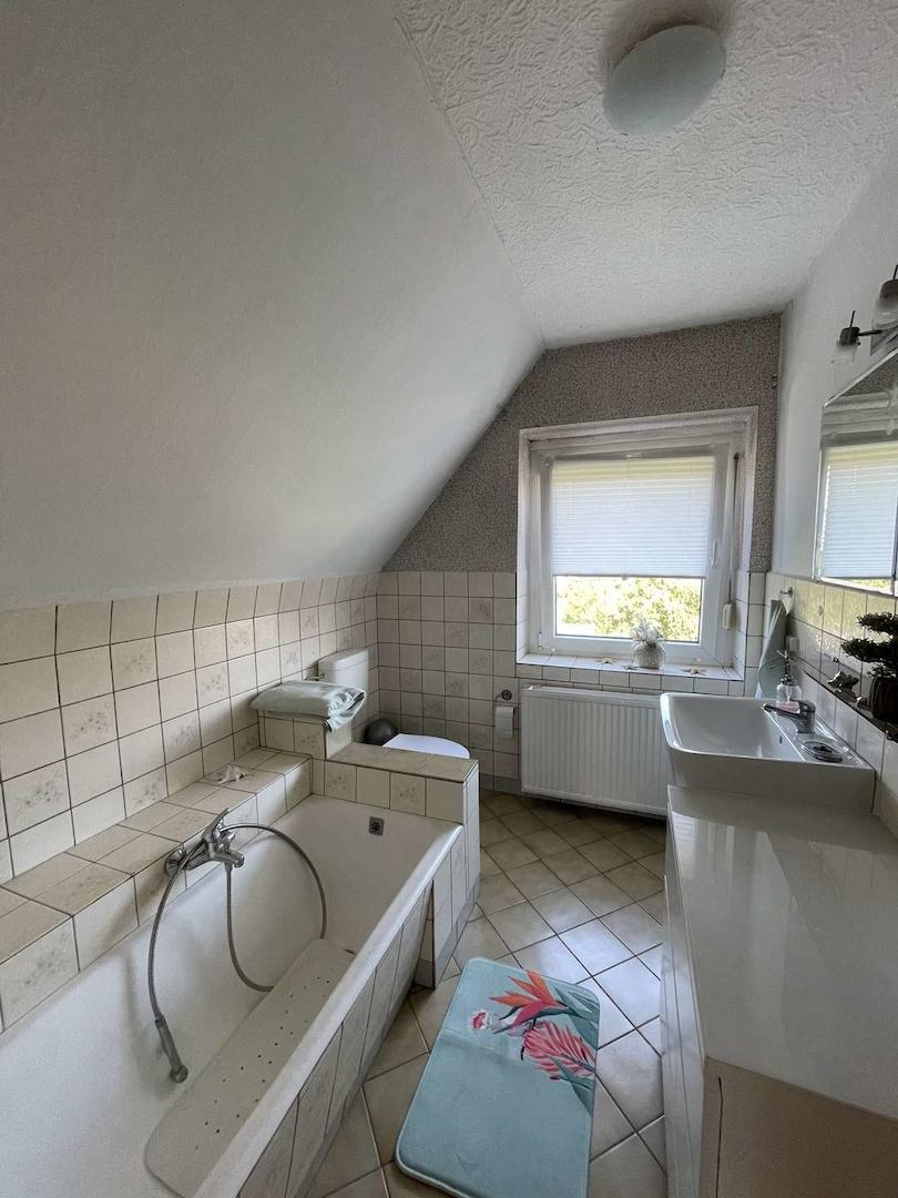 Badezimmer im Obergeschoss 
