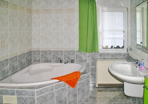 Ferienwohnung 1 OG links