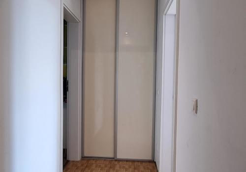 Flur mit versteckter Stellfläche