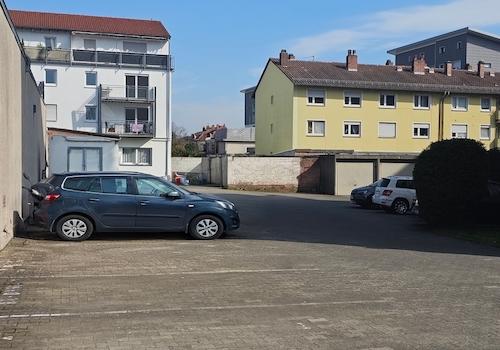 Stellplätze im Hof