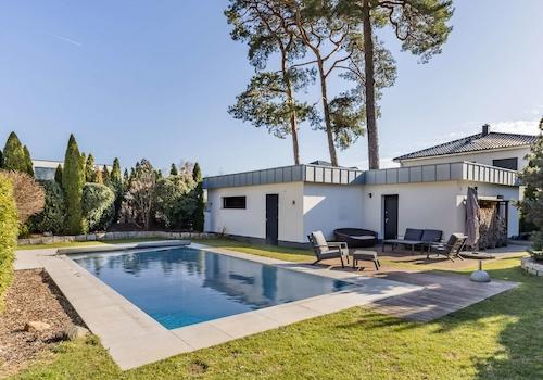 Pool mit Gegenstromanlage