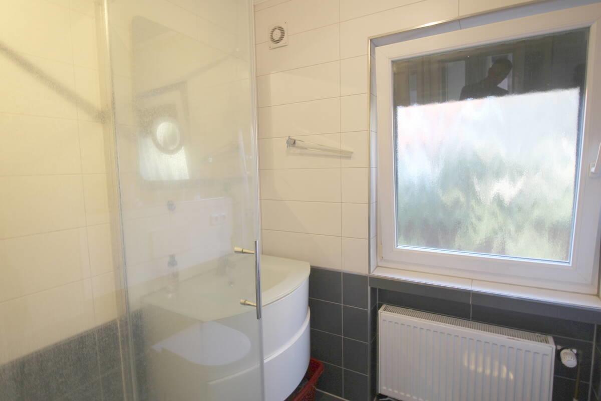 Duschbad EG