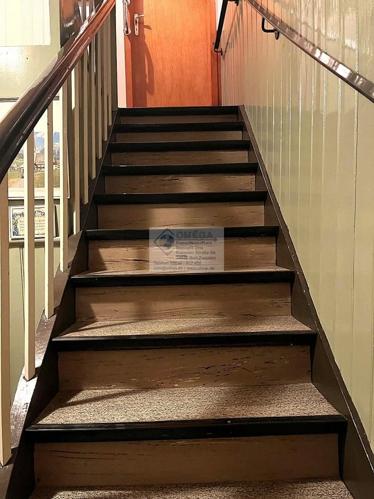 I-Treppe ins OG