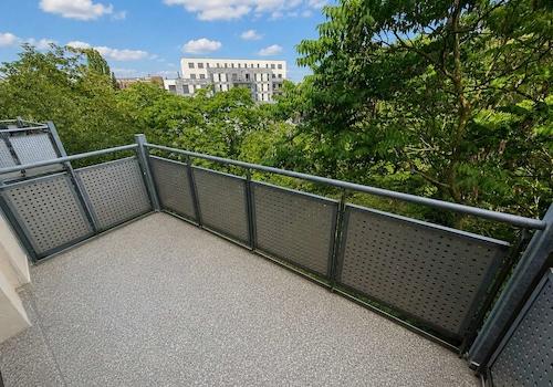 Balkon mit Kanal-Blick
