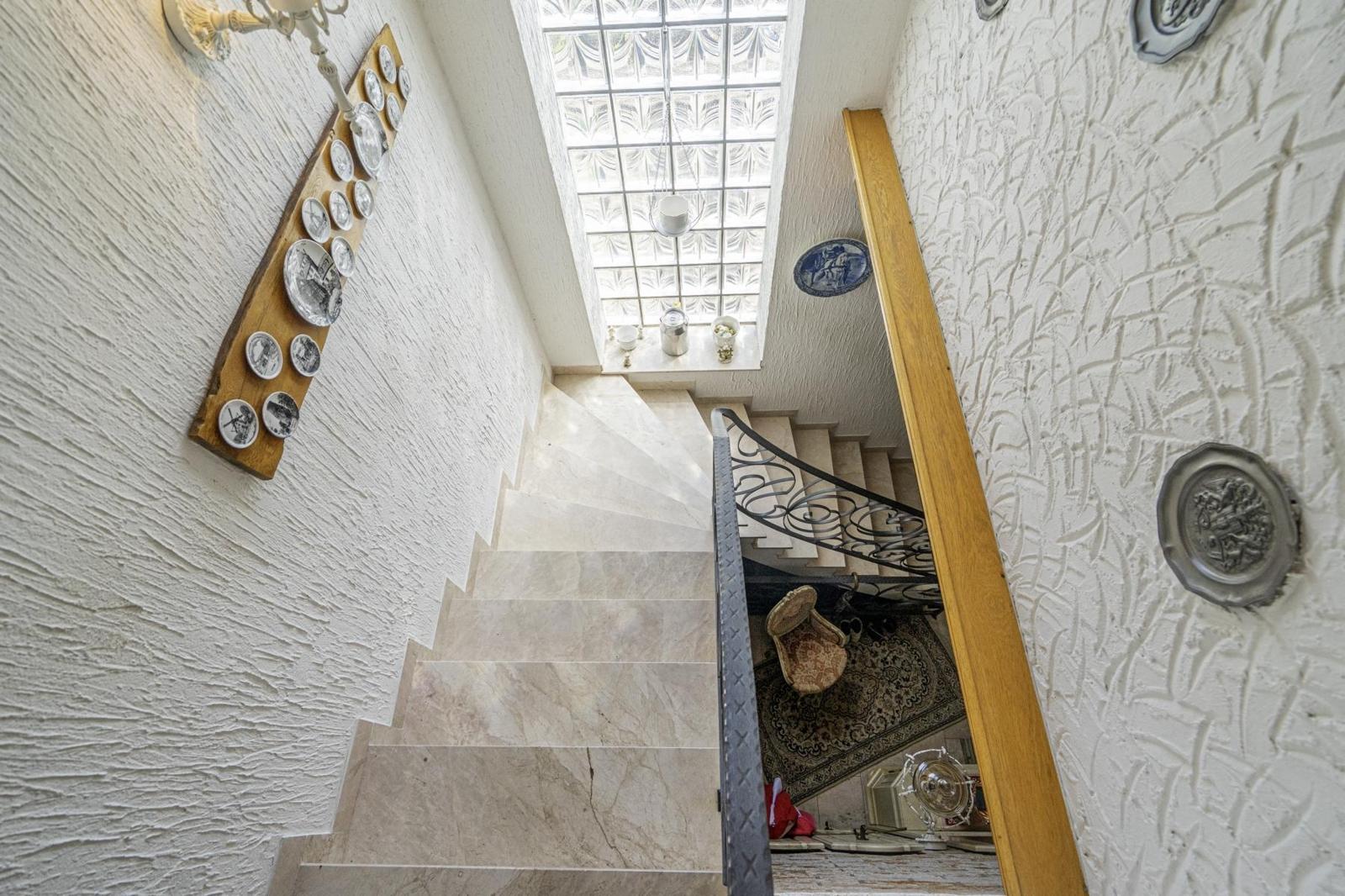 Treppe ins 1- OG
