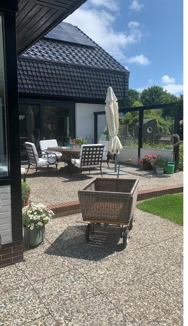 Terrasse vom Wohnzimmer