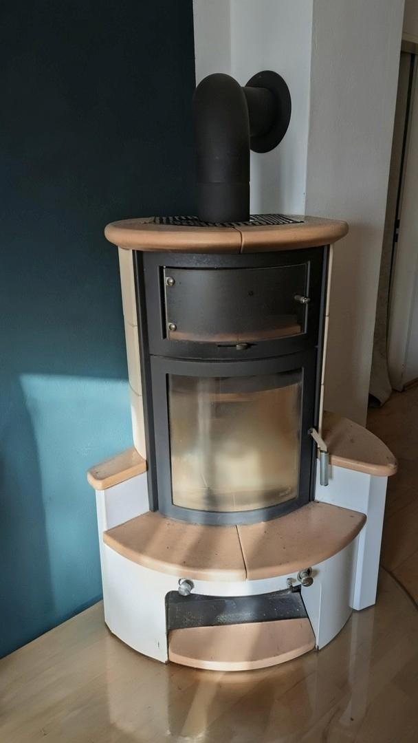 1 der zwei Kamine