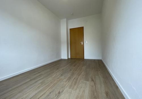 Zimmer 1 Blick Tür