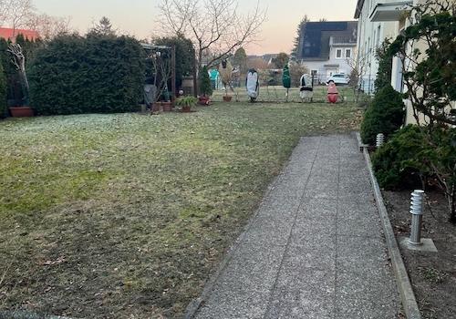 Weg zum Eingang