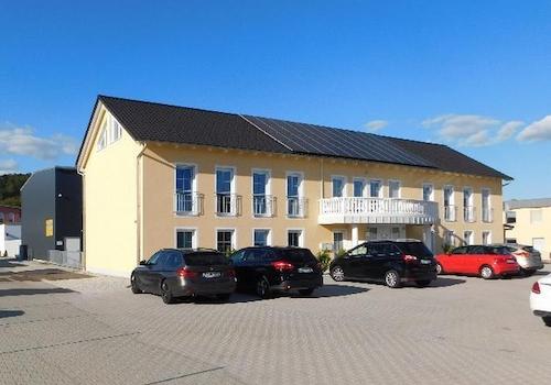 Frontansicht Bürohaus