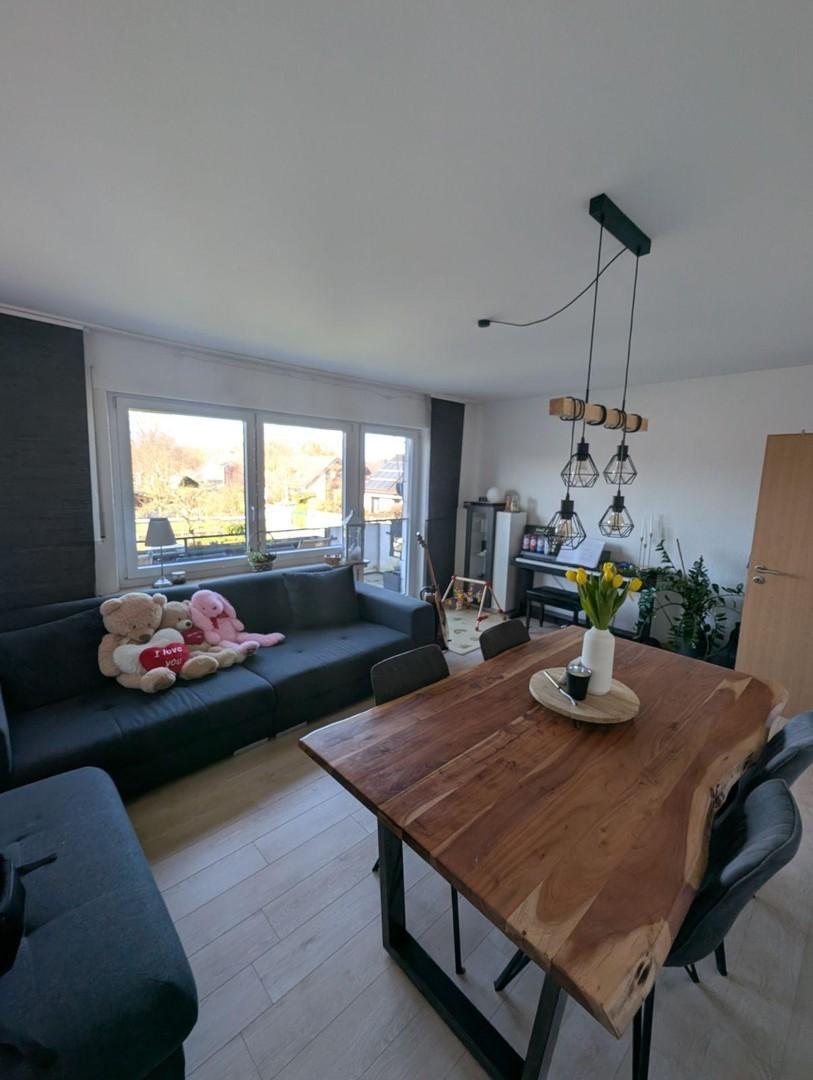 Wohnzimmer mit Essbereich