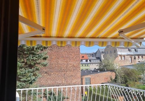 Terrasse mit Markise