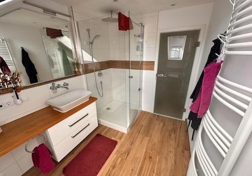 DG: Bad mit Dusche