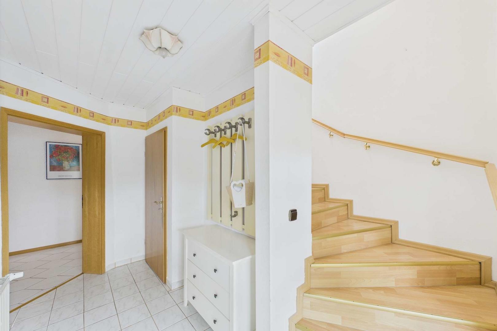 Treppe ins Obergeschoss