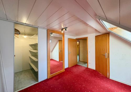 Schlafzimmer DG Links