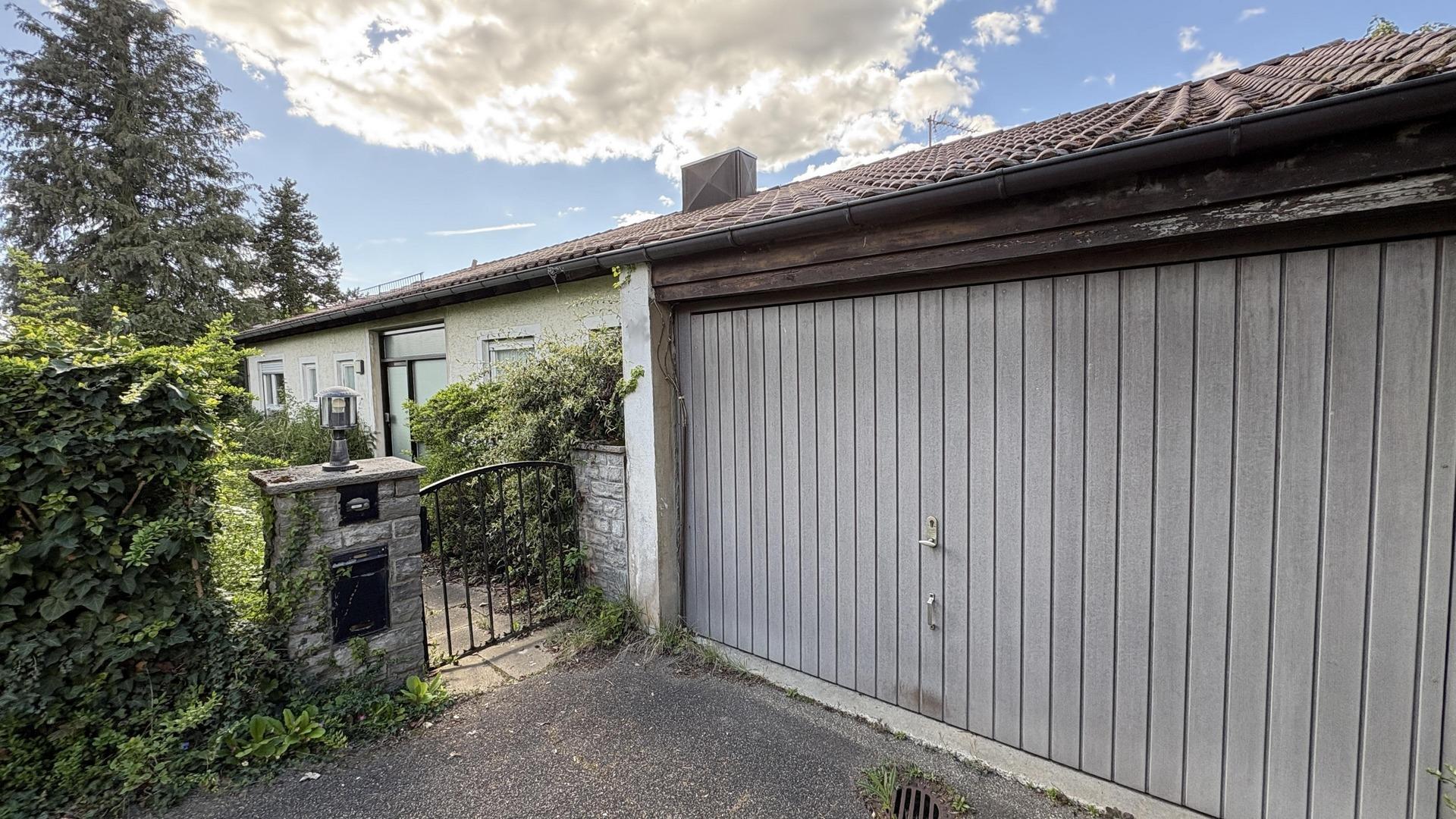Eingangsbereich mit Garage
